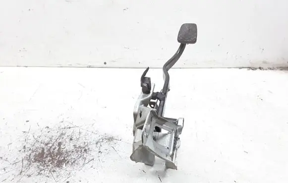 Opel Astra H Brake pedal