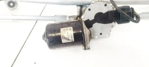Volkswagen Touran I Wiper motor 1J1955113B