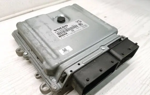 Volvo XC60 Engine control unit/module P31303388 13760385 0281015286