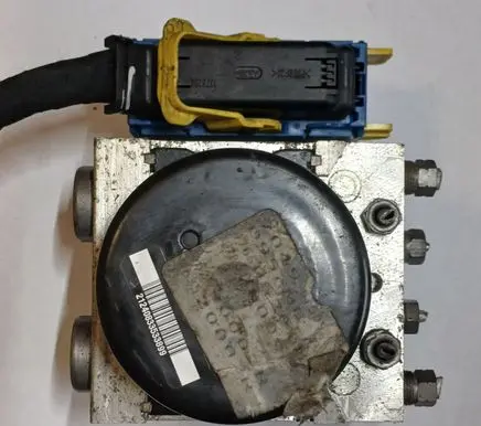 Renault Megane III ABS Pump 476606264R 000405104E0 10096114123