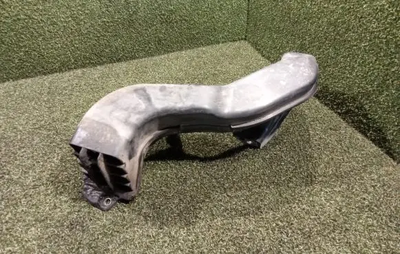 Opel Vivaro Air intake duct part 214757782R 83453523