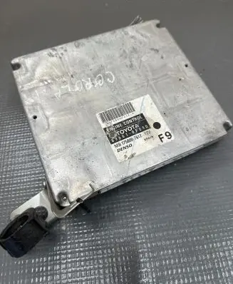 Toyota Corolla Verso E121 Engine control unit/module 896610F090 758007612 MB1758007612