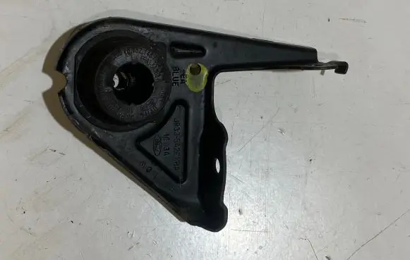 Ford Mustang VI Muffler mount bracket/holder JR335A261BA