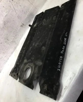 Peugeot 2008 II Front sound insulation 9824166480