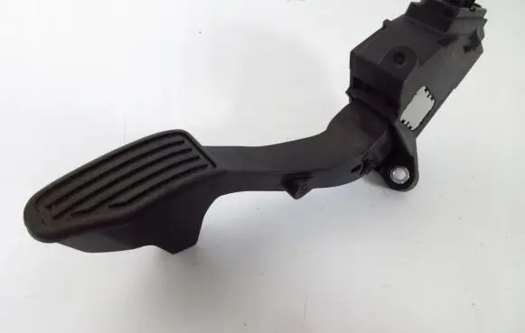 Toyota Yaris Accelerator throttle pedal