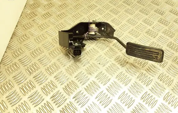 Toyota Corolla Verso E121 Accelerator throttle pedal 7811135030 8928152021 1983003041