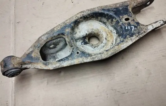 Chrysler Pacifica Rear upper control arm/wishbone