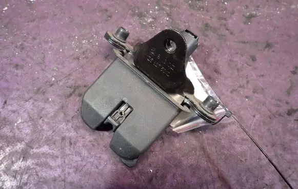 Skoda Octavia Mk2 (1Z) Tailgate/trunk/boot lock/catch/latch 