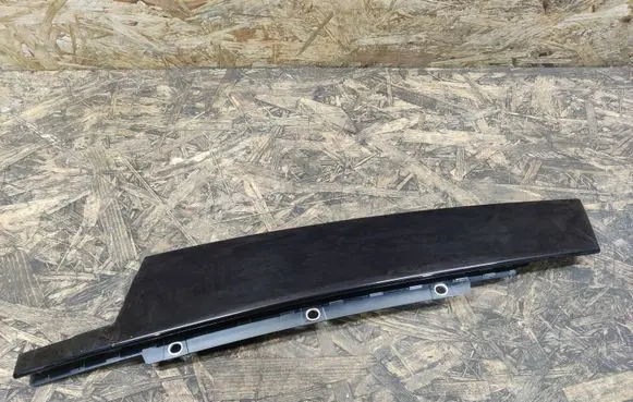 Alfa Romeo Giulia Front door glass trim molding 156125818