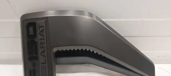 Fender trim (molding)