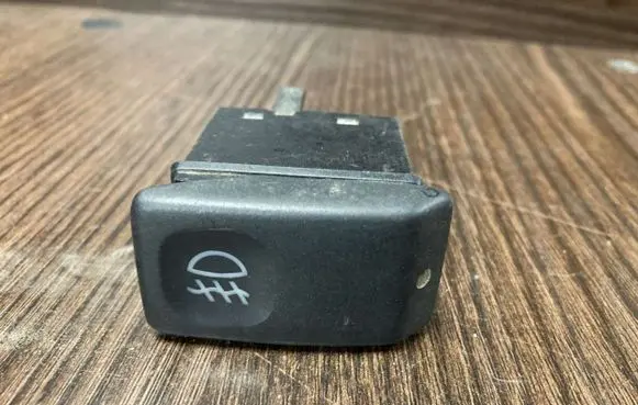 Volkswagen Golf III Fog light switch 191941535 03847800