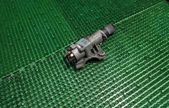 Volkswagen Bora Ignition lock 4B0905851C