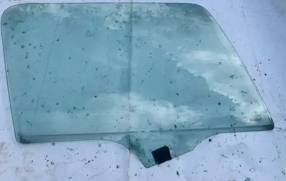 Peugeot 206 Rear door window glass