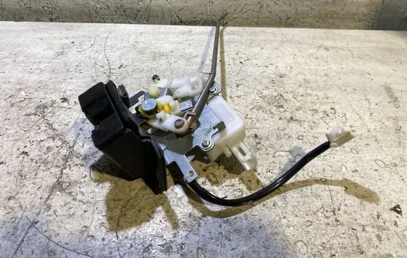 Mazda 5 Tailgate/trunk/boot lock/catch/latch 