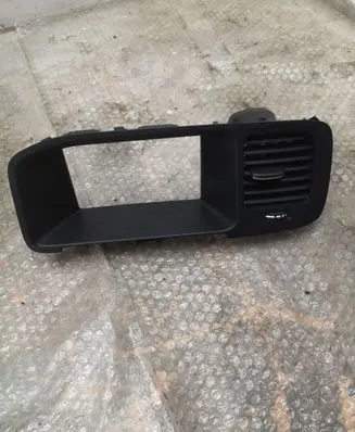 Volvo S60 Dash center air vent grill
