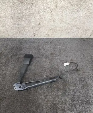 BMW M2 F87 Front seatbelt buckle 7259387