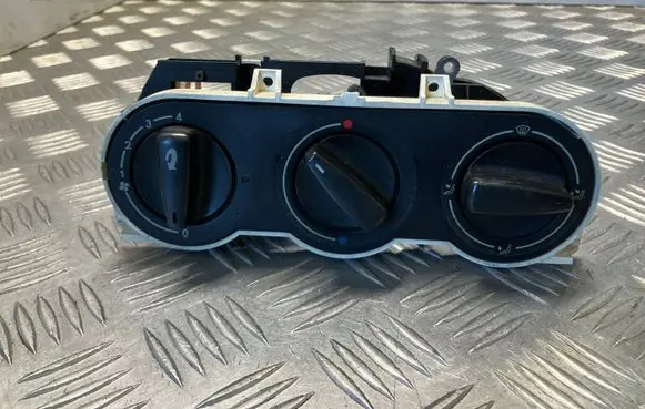 Volkswagen II LT Climate control unit F650578D