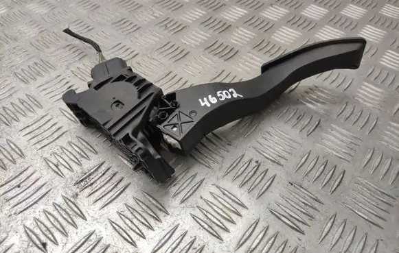Volkswagen Golf VII Accelerator throttle pedal 5Q1723503H