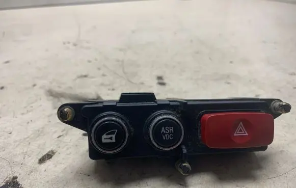 Alfa Romeo 159 Hazard light switch 156067820 156067821