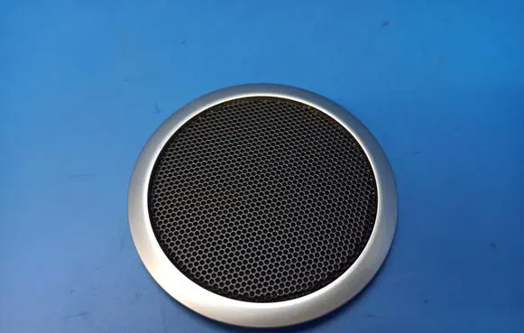 Land Rover Discovery 5 Front door speaker cover trim HY3218C862