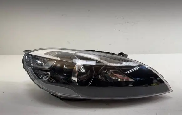Volvo V40 Headlight/headlamp 31420008
