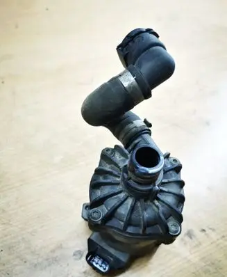 BMW 7 F01 F02 F03 F04 Electric auxiliary coolant/water pump 7566335