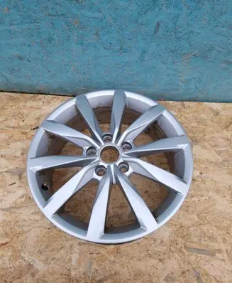 Volkswagen Golf VII R17 alloy rim 5G0601025K