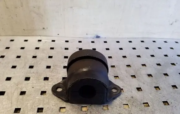 BMW X5 E53 Sway bar bush bracket, front 1097021
