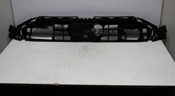 Audi A6 S6 C8 4K Front bumper upper radiator grill 4K0807233A