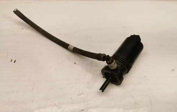 Volvo V70 Headlight washer pump 1013229 593245