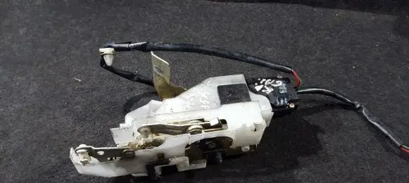 Mazda 323 Rear door lock