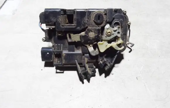 Audi A6 S6 C5 4B Rear door lock