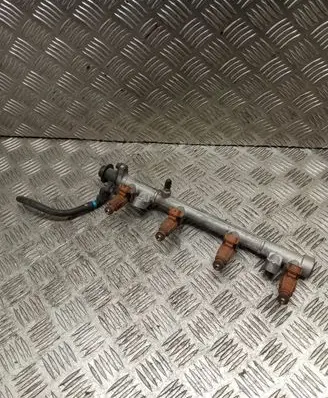 KIA Carens I Fuel main line pipe
