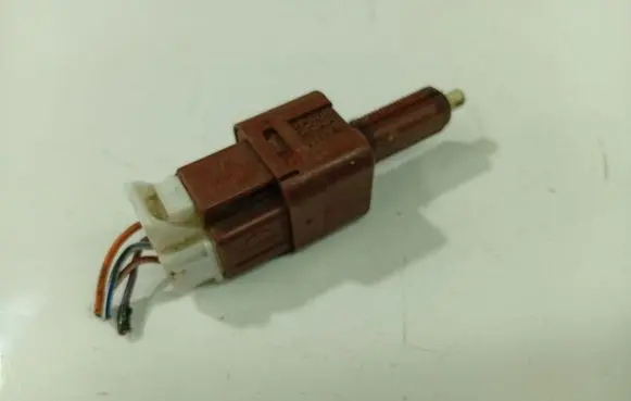 Nissan Qashqai Brake pedal sensor switch 
