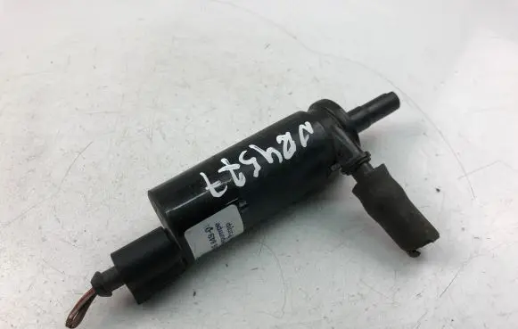 Audi A6 S6 C6 4F Windscreen/windshield washer pump 8TW006849