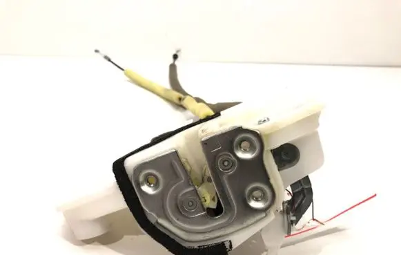 Mazda 2 Front door lock