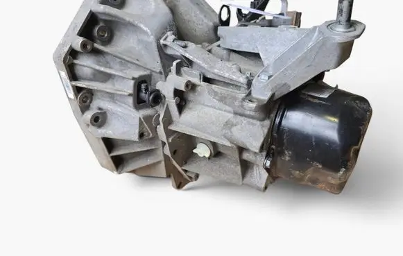 Dacia Logan I Manual 5 speed gearbox JR5147