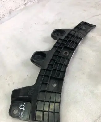 Mazda CX-30 Rear bumper mounting bracket Dfr551u30