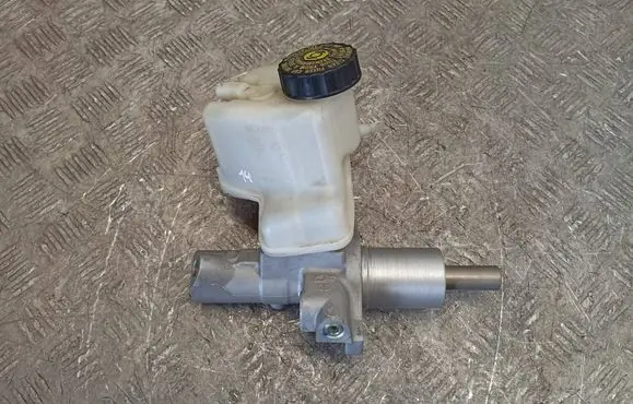 Mercedes-Benz CLS C218 X218 Master brake cylinder A2044300102 03350890111 03350830121