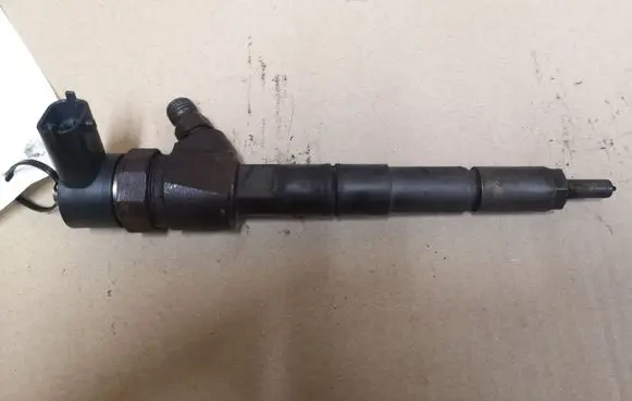 Opel Zafira B Fuel injector 0445110243