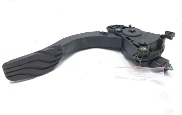 Renault Captur II Accelerator throttle pedal 180100879R