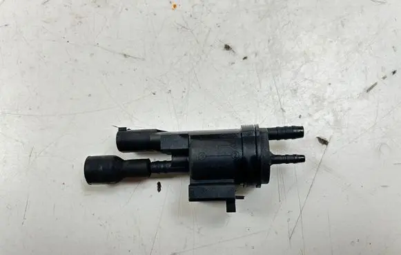 Mercedes-Benz CLA C117 X117 W117 Turbo solenoid valve 0025407097
