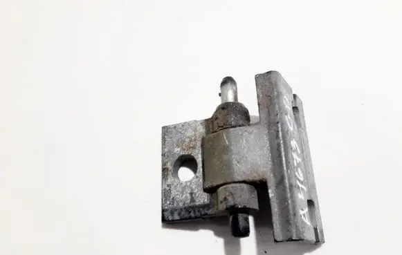 Volvo XC70 Rear door lower hinge