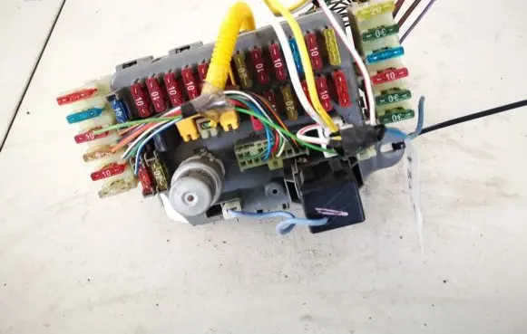 Land Rover Discovery Fuse box set amr1552 amr1280