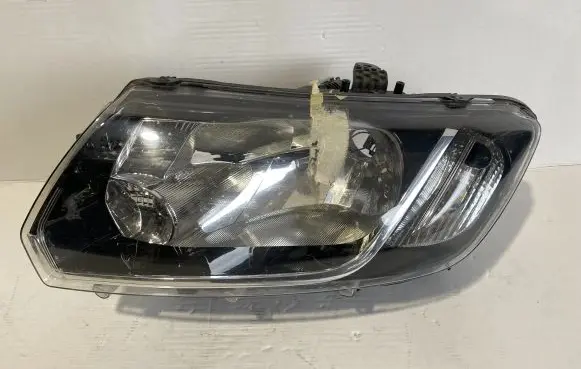 Dacia Sandero Headlight/headlamp