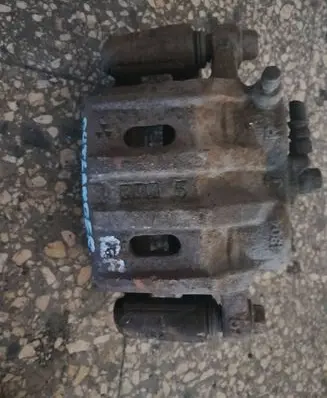 Mitsubishi Outlander Front brake caliper