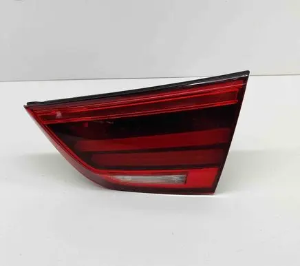Tailgate rear/tail lights