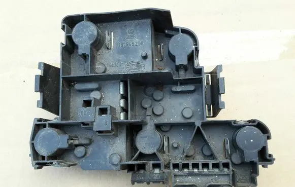 Volkswagen Golf II Tail light bulb cover holder 191945258