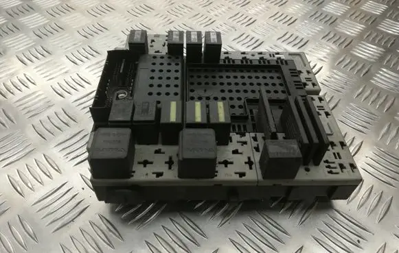 Volvo S80 Fuse module 8645729 8688153