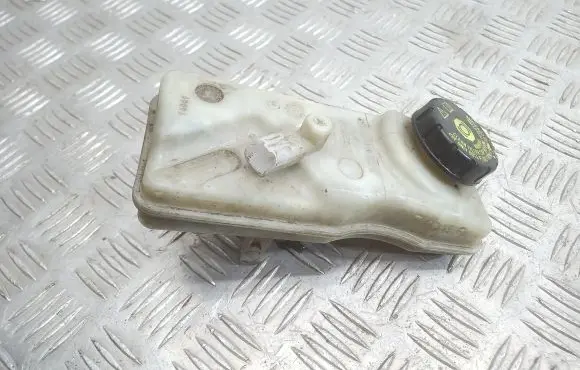 Renault Megane II Brake fluid reservoir 